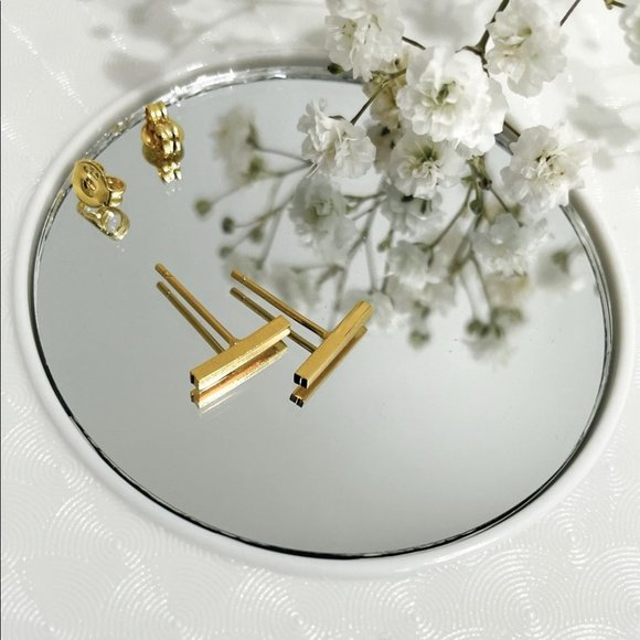 Jewelry - New Gold Simple T Bar Earrings